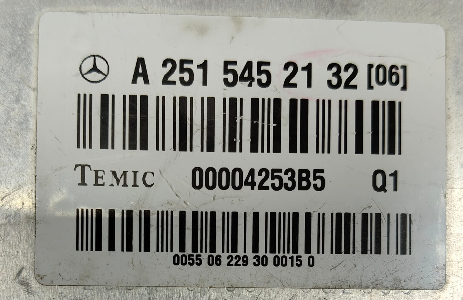 MERCEDES ML GL 164 R251 251 AIRMATIC SUSPENSION CONTROL MODULE A2515452132 - Image 4