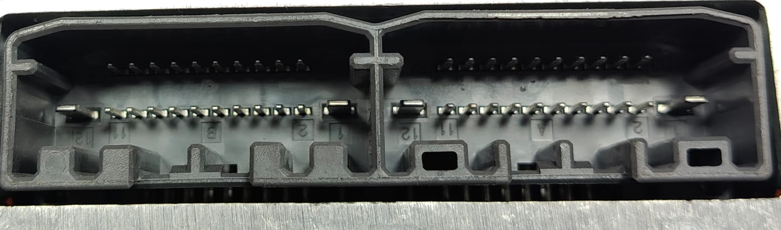 2014 JEEP GRAND CHEROKEE OEM RADIO AMPLIFIER OEM 68217143AB - Image 3