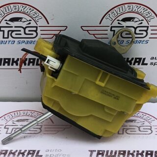 2008-2014 MERCEDES-BENZ C-CLASS W204 AUTOMATIC GEAR SHIFTER A2042677624