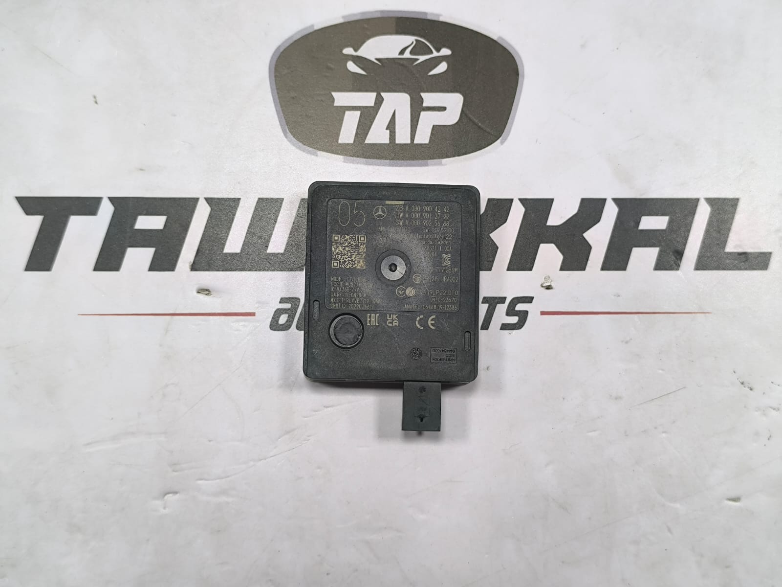 MERCEDES-BENZ GLA CLA BRAND NEW DISTRONIC RADAR SENSOR A0009004242 2020-2024 - Image 4