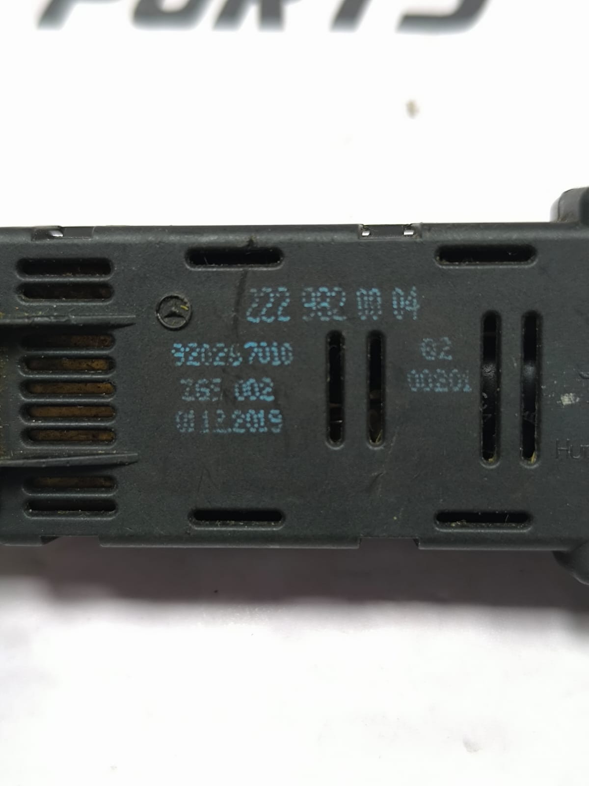 MERCEDES-BENZ CLA NEW ANTENNA NOISE SUPPRESSION FILTER 2229820004 2013-2018 - Image 8