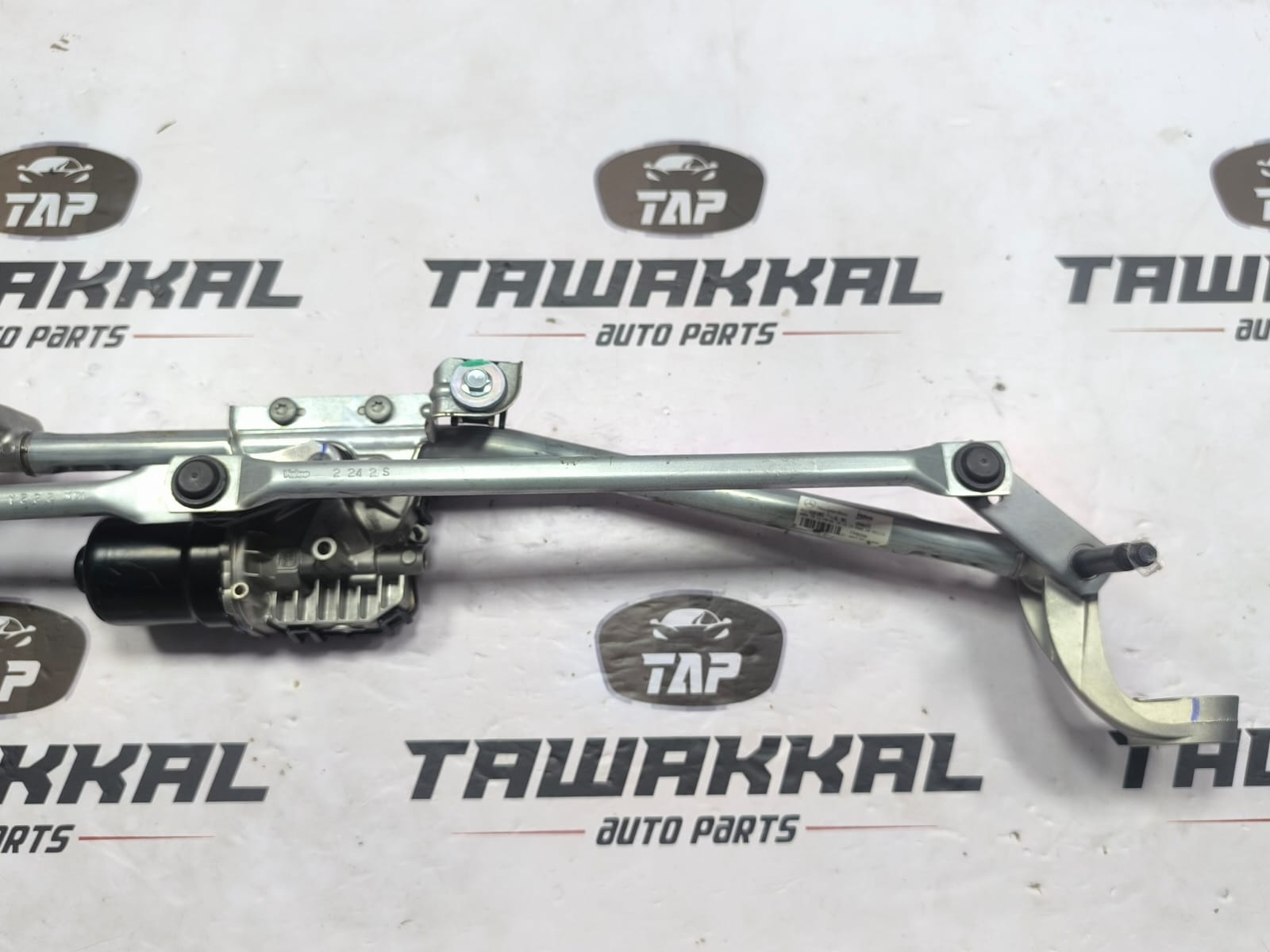 MERCEDES-BENZ GLE BRAND NEW WINDSHIELD WIPER MOTOR WITH LINKAGE A1679060600 - Image 12
