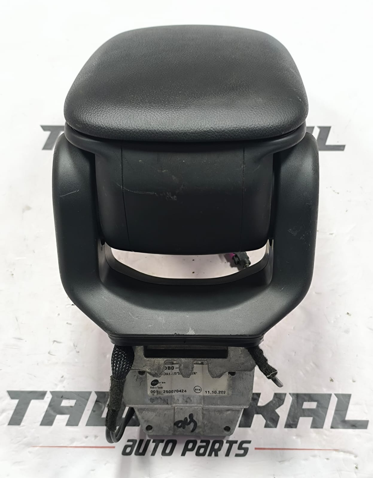 MINI COOPER F60 ARM REST WIRELESS CHARGING CONSOLE 5A81DB0 2017-2024 - Image 4