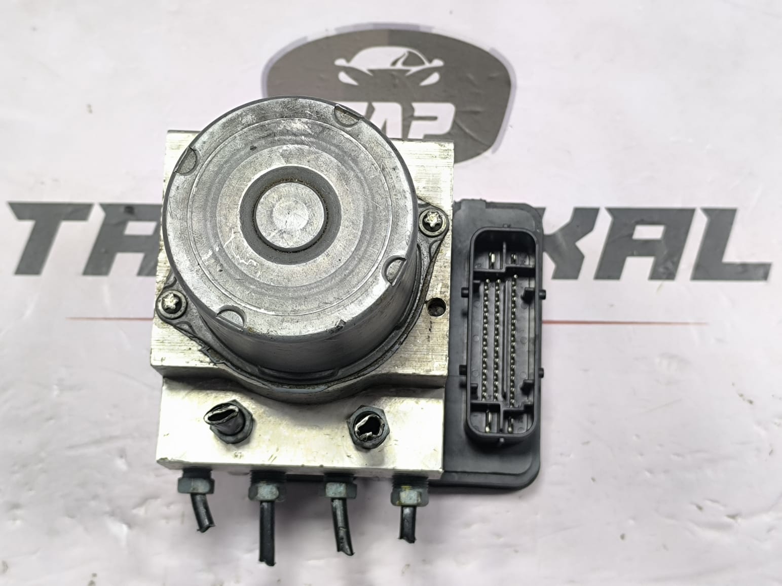 BMW X5 F15 BREAK CONTROL ABS MODULE 6870183 2014-2018 - Image 5