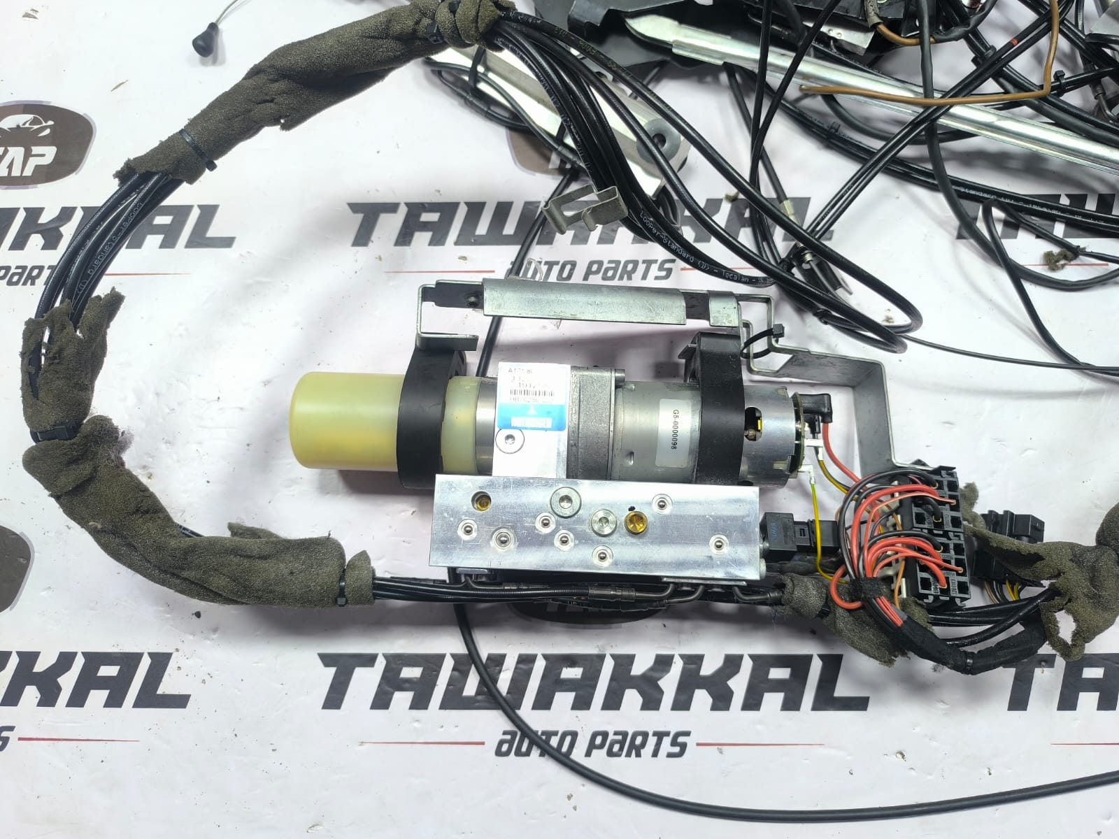 MERCEDES-BENZ SLK HYDRAULIC PUMP MOTOR UNIT A1718000030 2004-2011 - Image 2